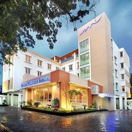 Urbanview Hotel Grand Malabar Bandung Exterior foto